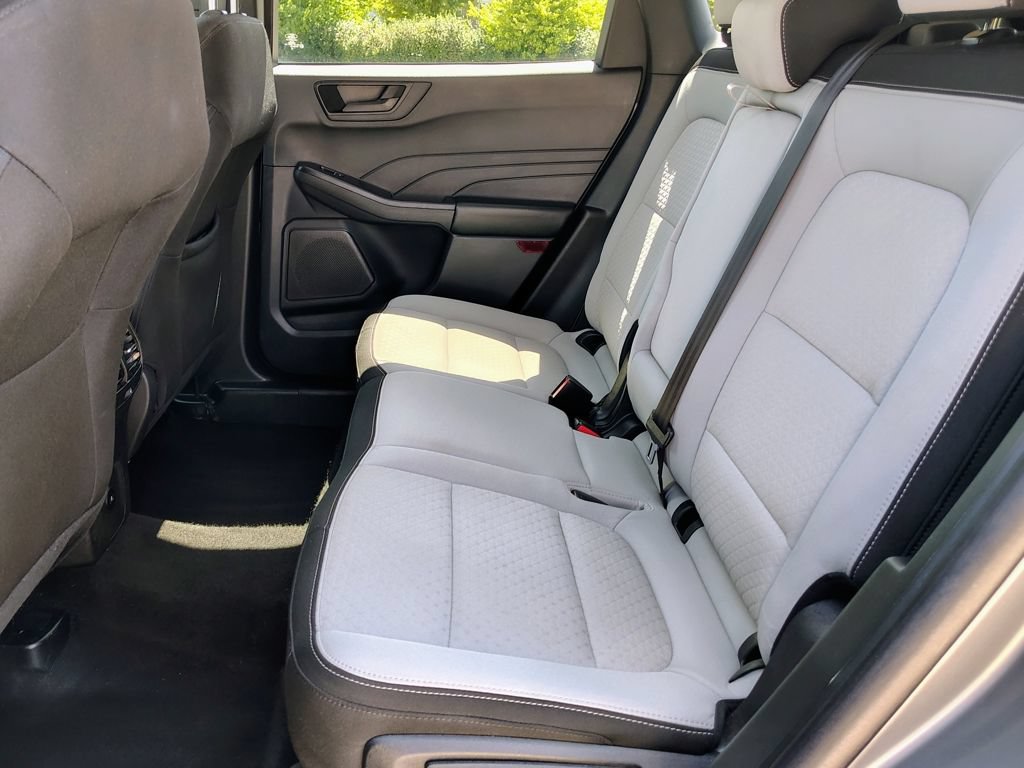 Used 2025 Ford Escape Active AWD/4WD image 30
