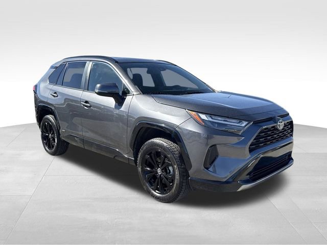 Used 2022 Toyota RAV4 SE image 7