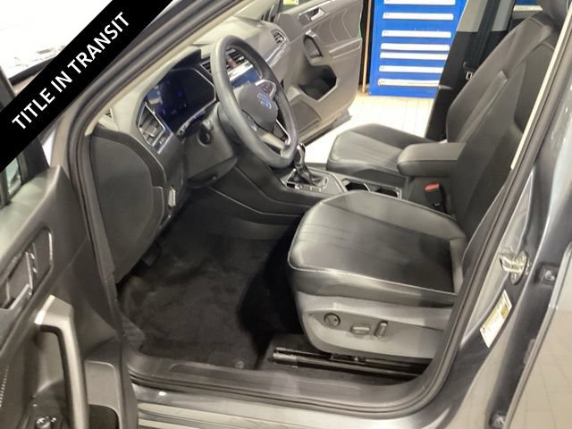 Used 2023 Volkswagen Tiguan SE FWD image 9