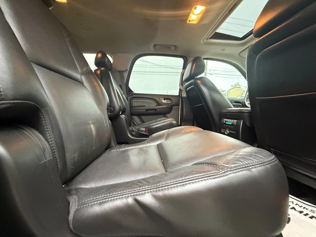 Used 2009 Cadillac Escalade AWD image 23