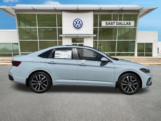 New 2026 Volkswagen Jetta SE image 2