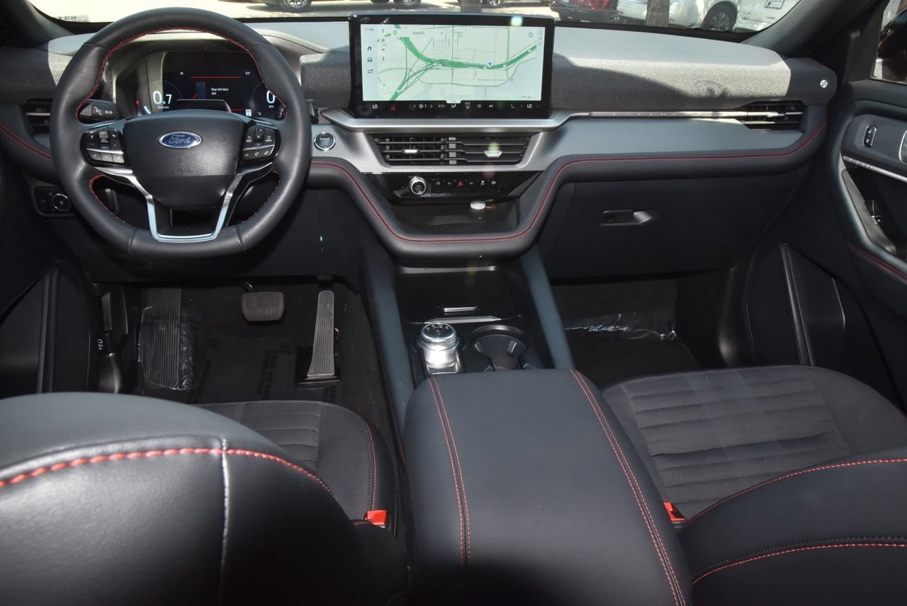 Certified 2025 Ford Explorer ST-Line RWD image 17