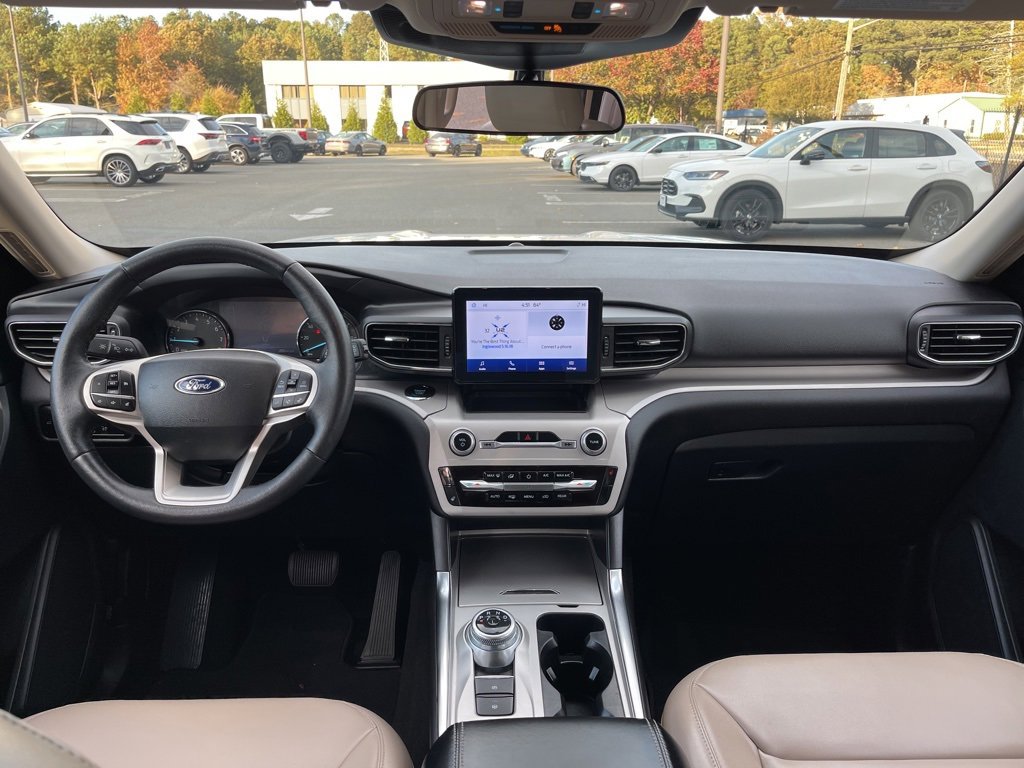 Used 2024 Ford Explorer XLT w/ Equipment Group 202A image 12