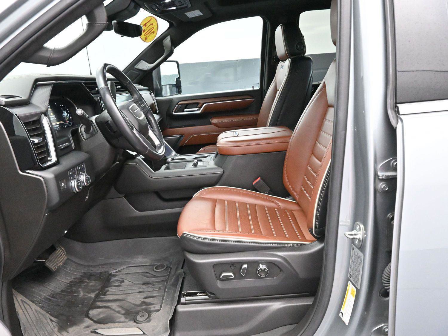 Used 2024 GMC Sierra 2500 Denali Ultimate w/ Max Trailering Package image 13