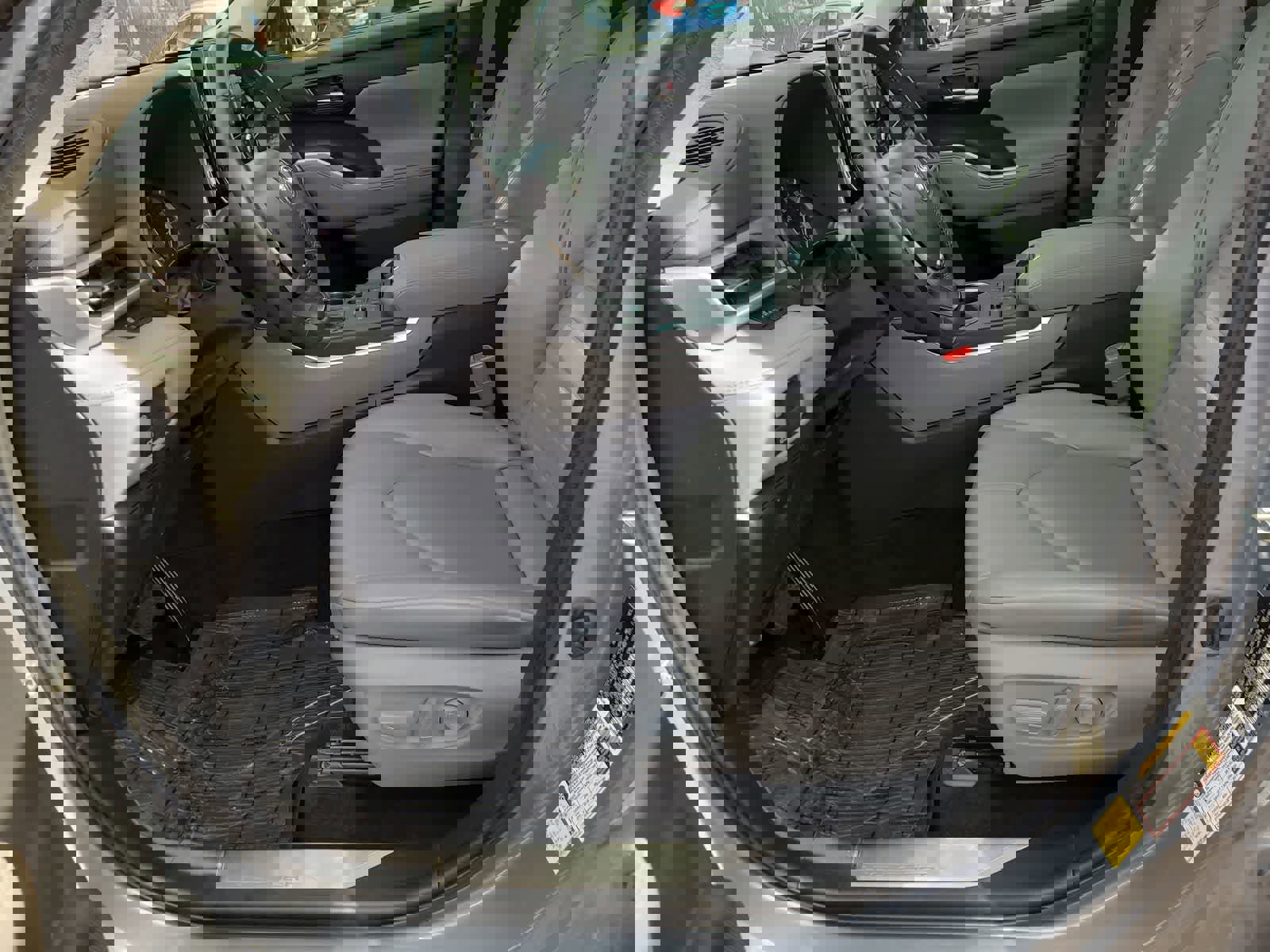 Used 2022 Toyota Highlander XLE image 19