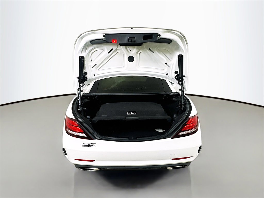 Used 2020 Mercedes-Benz SLC 300 image 32