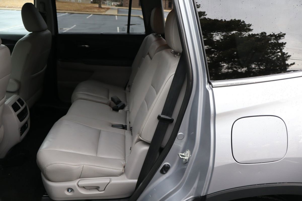 Used 2017 Honda Pilot Touring image 20