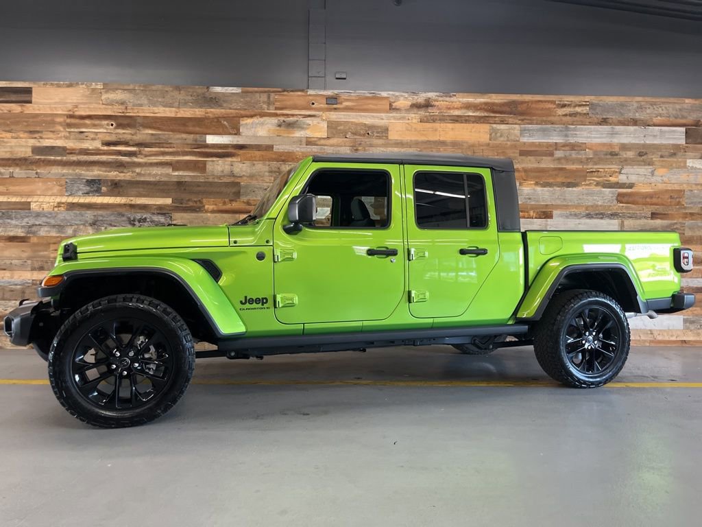 Used 2025 Jeep Gladiator Sport image 18