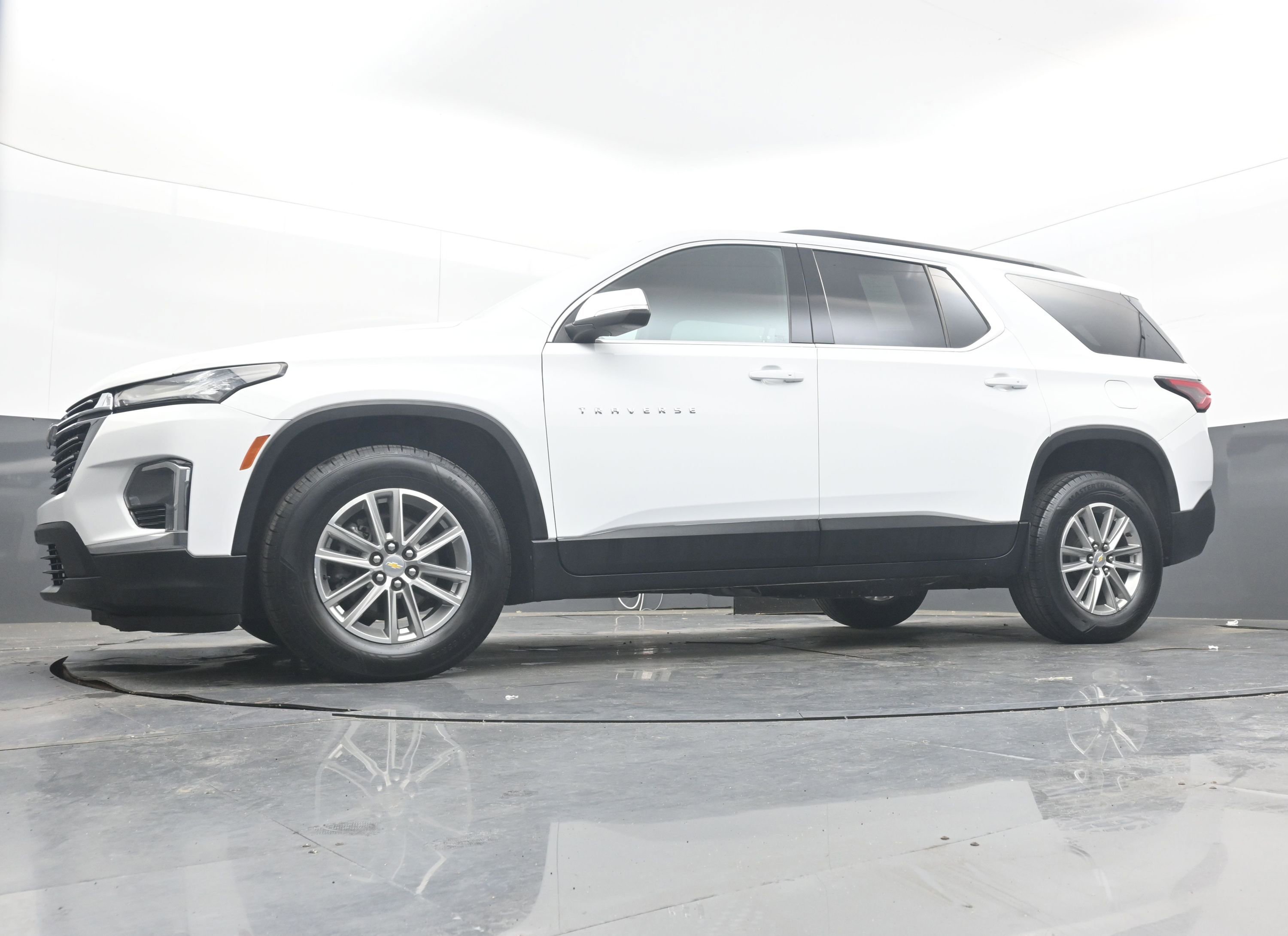 Used 2022 Chevrolet Traverse LT AWD/4WD image 25