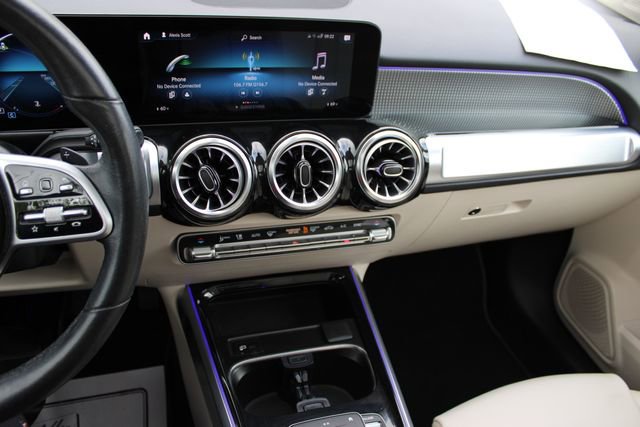 Used 2022 Mercedes-Benz GLB 250 4MATIC w/ Premium Package Lite image 14