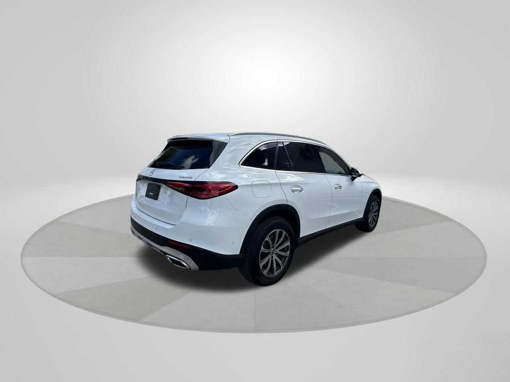 Used 2025 Mercedes-Benz GLC 300 4MATIC image 7