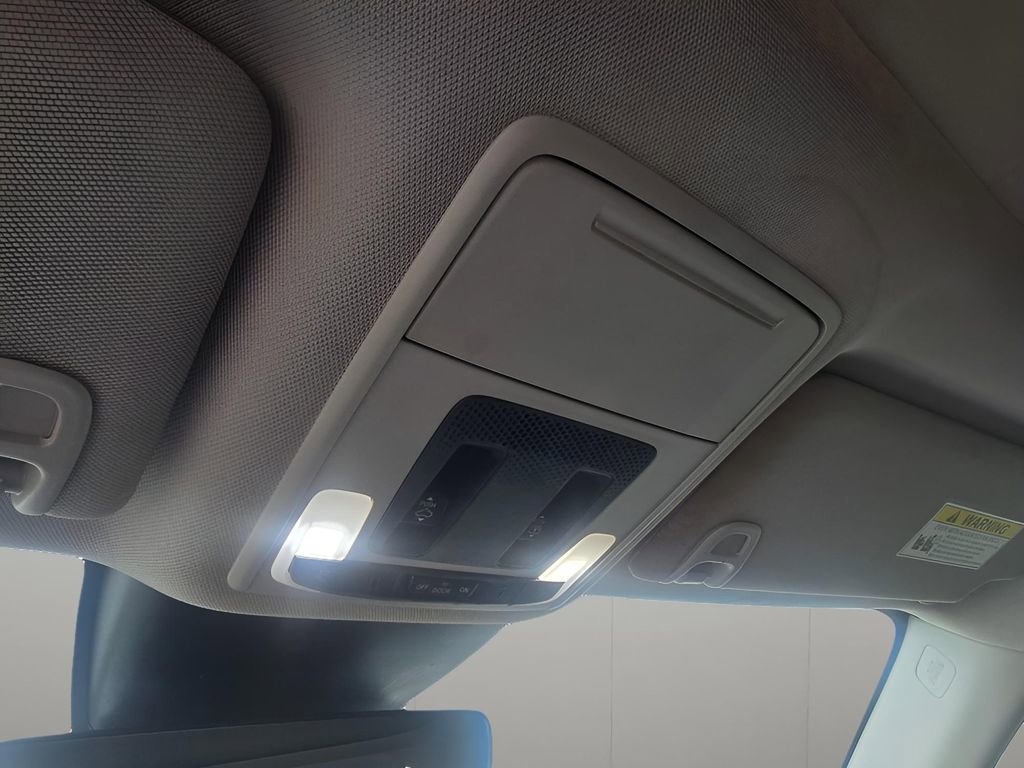 Used 2024 Honda Pilot Touring image 28