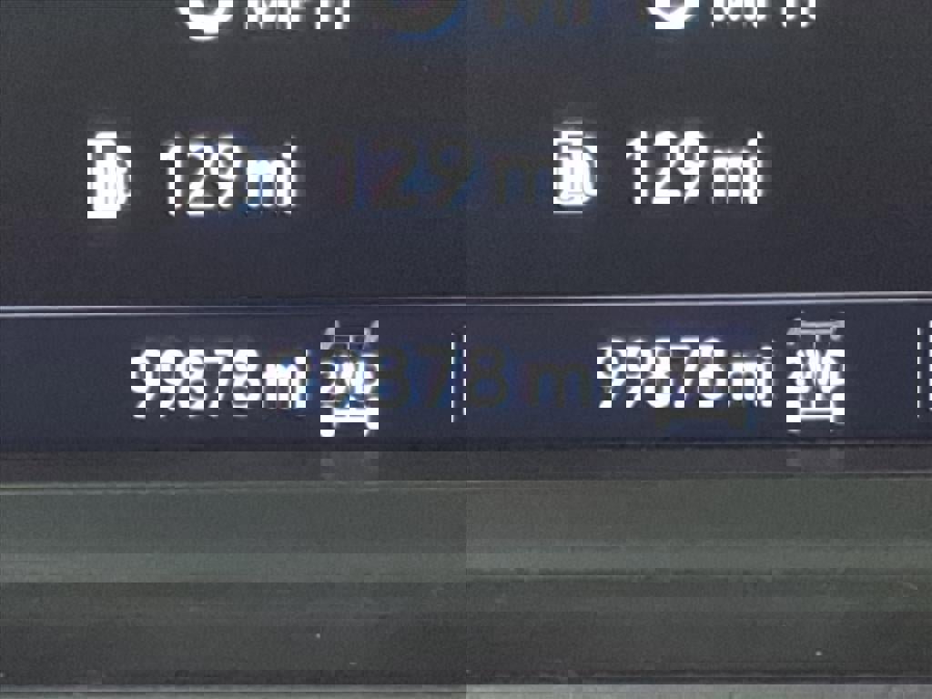 Used 2021 Chevrolet Suburban RST w/ Luxury Package image 27