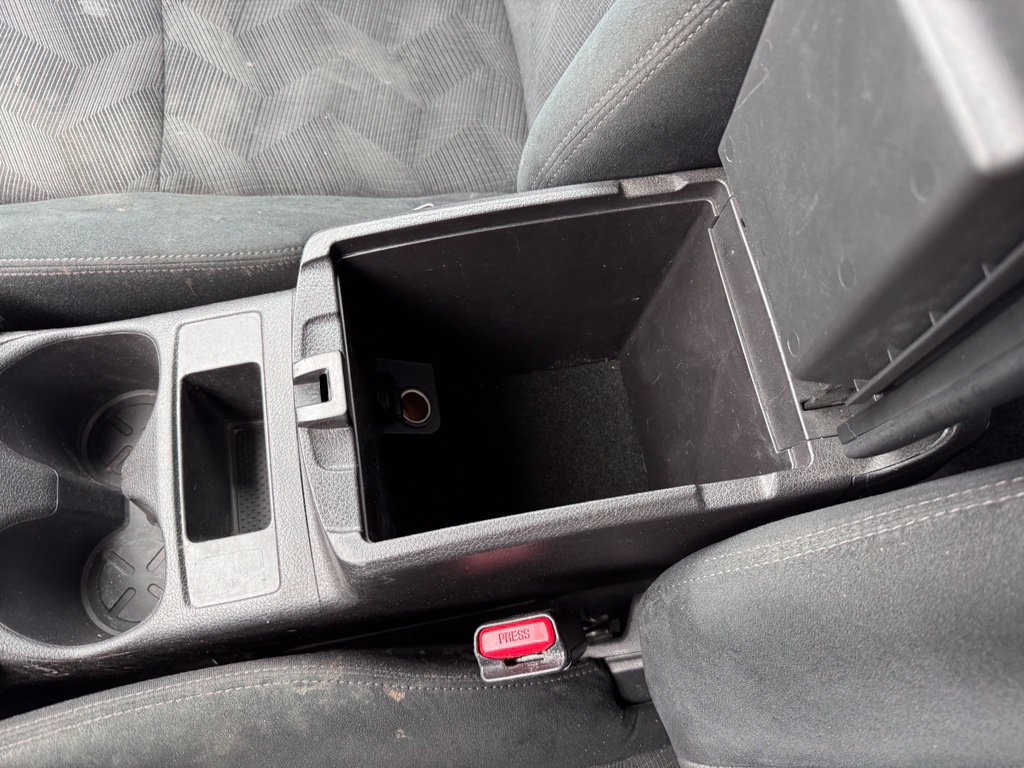 Used 2015 Nissan Rogue SV FWD image 22