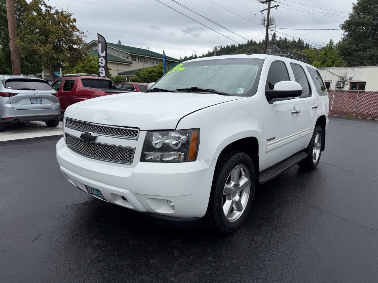 Used 2013 Chevrolet Tahoe LT w/ Luxury Package AWD/4WD image 4