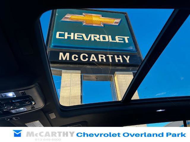 New 2026 Chevrolet Suburban Premier w/ Sun And Tow Package AWD/4WD image 17