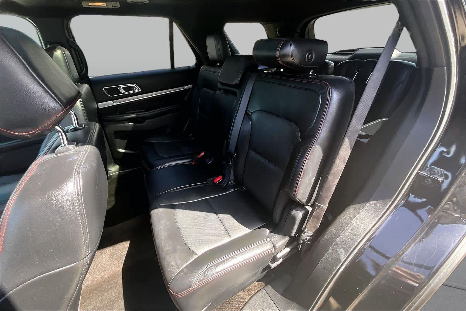 Used 2016 Ford Explorer Sport w/ Equipment Group 401A AWD/4WD image 18