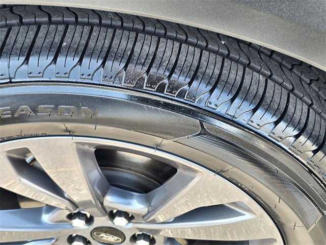 Used 2022 Ford Explorer XLT w/ Equipment Group 202A image 13