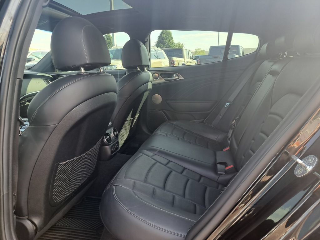 Used 2022 Kia Stinger GT2 AWD/4WD image 29