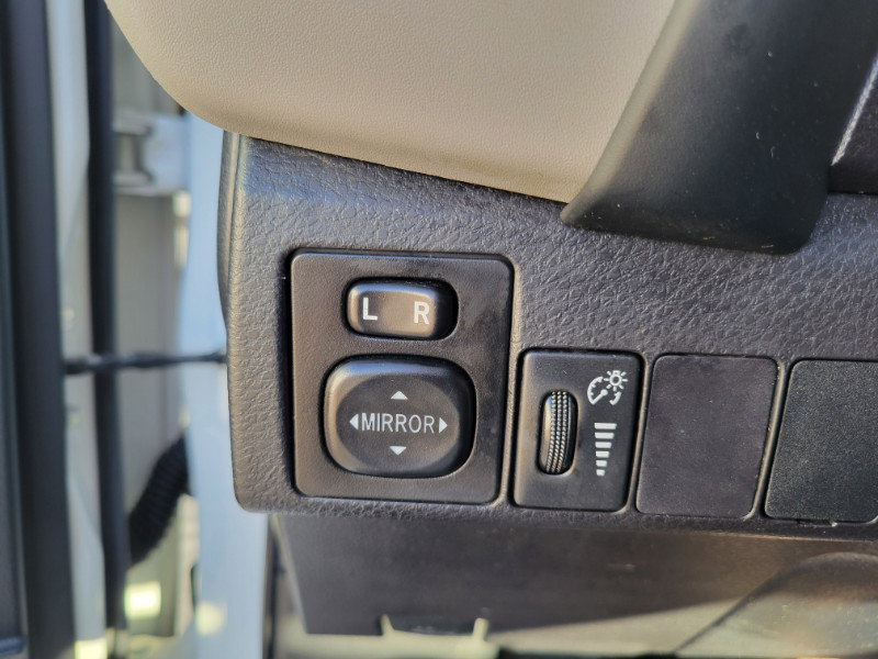 Used 2018 Toyota Corolla LE image 37