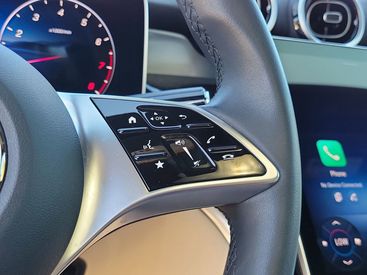 Used 2026 Mercedes-Benz GLC 300 image 30