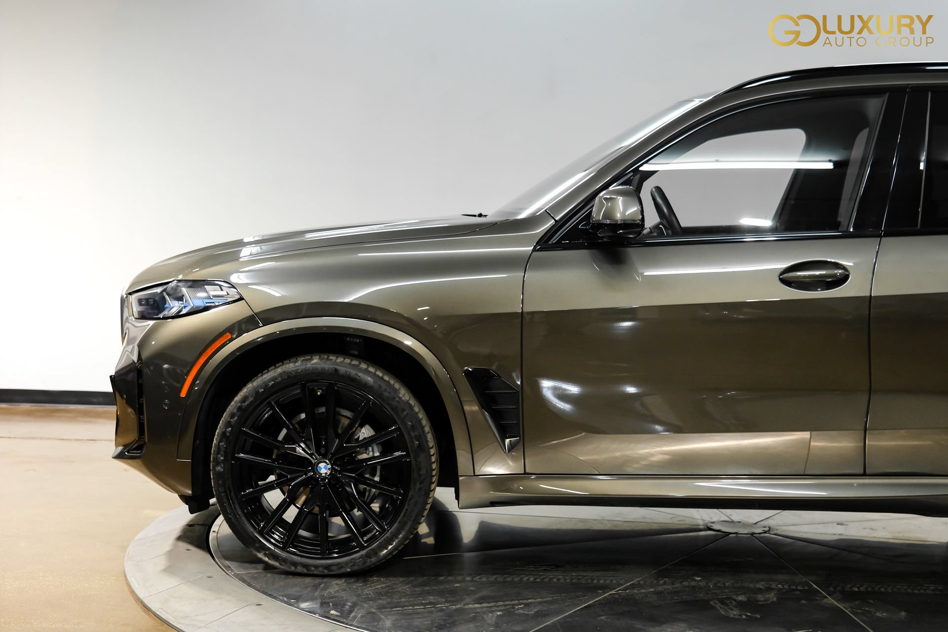 Used 2024 BMW X5 sDrive40i w/ M Sport Package RWD image 14
