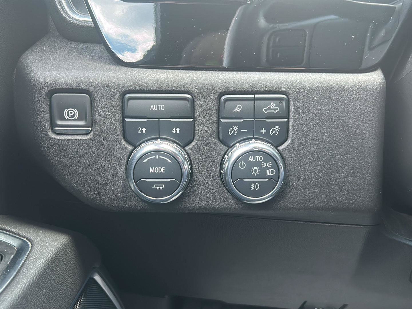 Certified 2025 GMC Sierra 1500 SLT AWD/4WD image 32