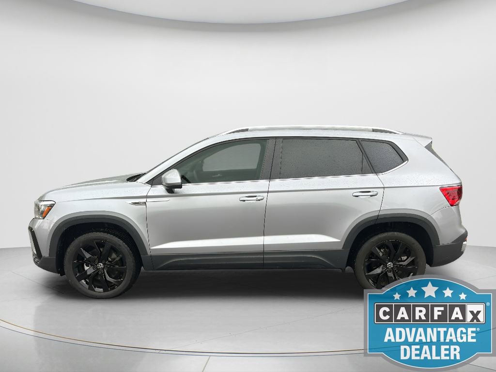 Certified 2024 Volkswagen Taos SE FWD image 2