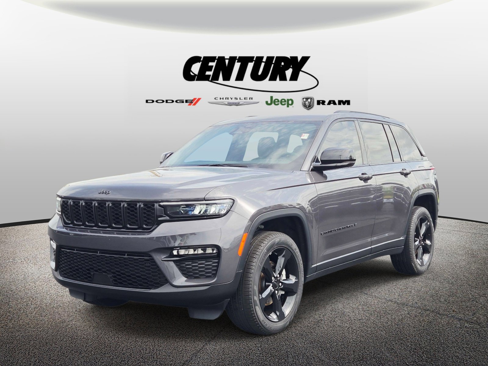 Used 2024 Jeep Grand Cherokee Limited w/ Black Appearance Package image 8