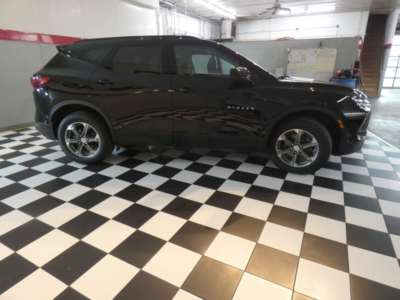Used 2024 Chevrolet Blazer LT w/ Convenience Package FWD image 4