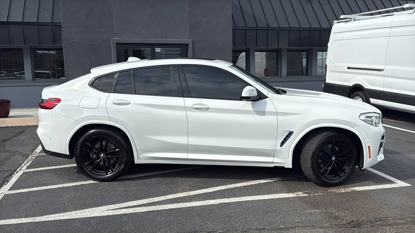 Used 2021 BMW X4 xDrive30i w/ M Sport Package AWD/4WD image 2
