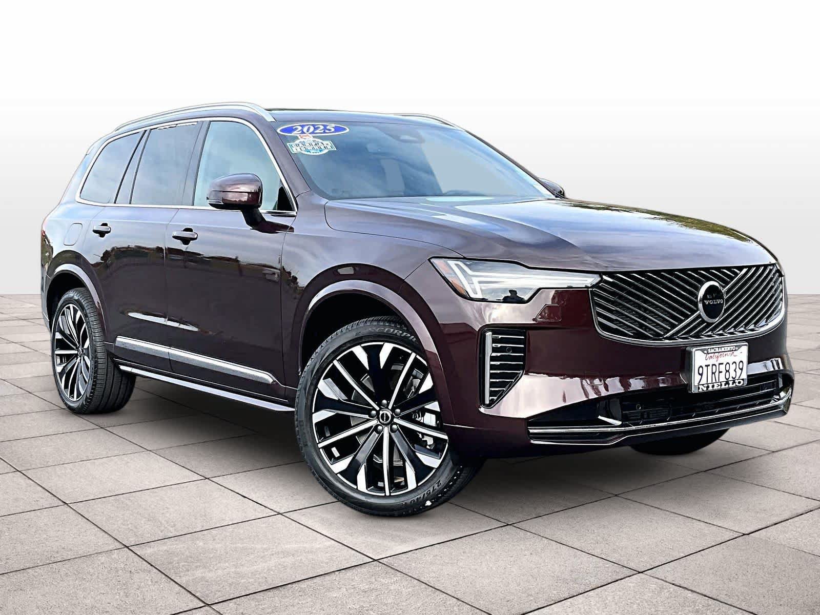 Used 2025 Volvo XC90 B5 Core w/ Protection Package Premier AWD/4WD image 2
