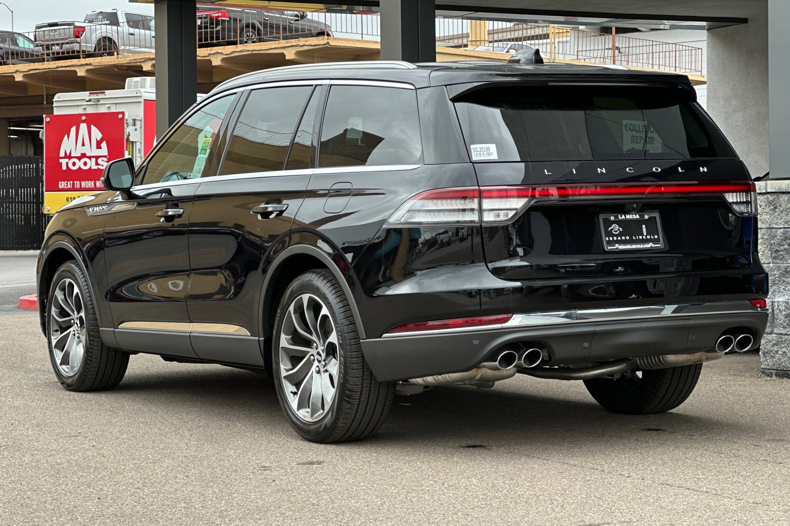 New 2025 Lincoln Aviator Reserve w/ Luxury Package image 5