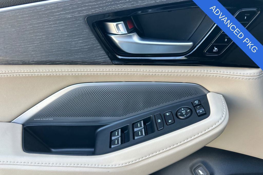 Used 2025 Acura MDX SH-AWD w/ Advance Package image 11