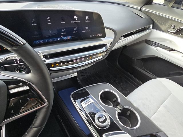 Used 2024 Cadillac Lyriq Sport image 30