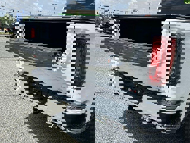 Used 2023 GMC Sierra 1500 AT4 image 6