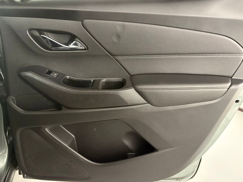 Used 2023 Chevrolet Traverse LT FWD image 46