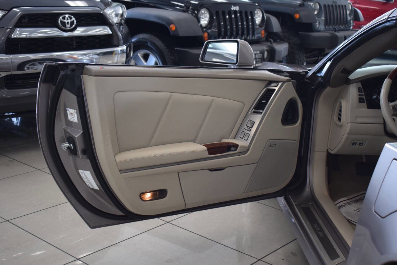 Used 2005 Cadillac XLR image 47