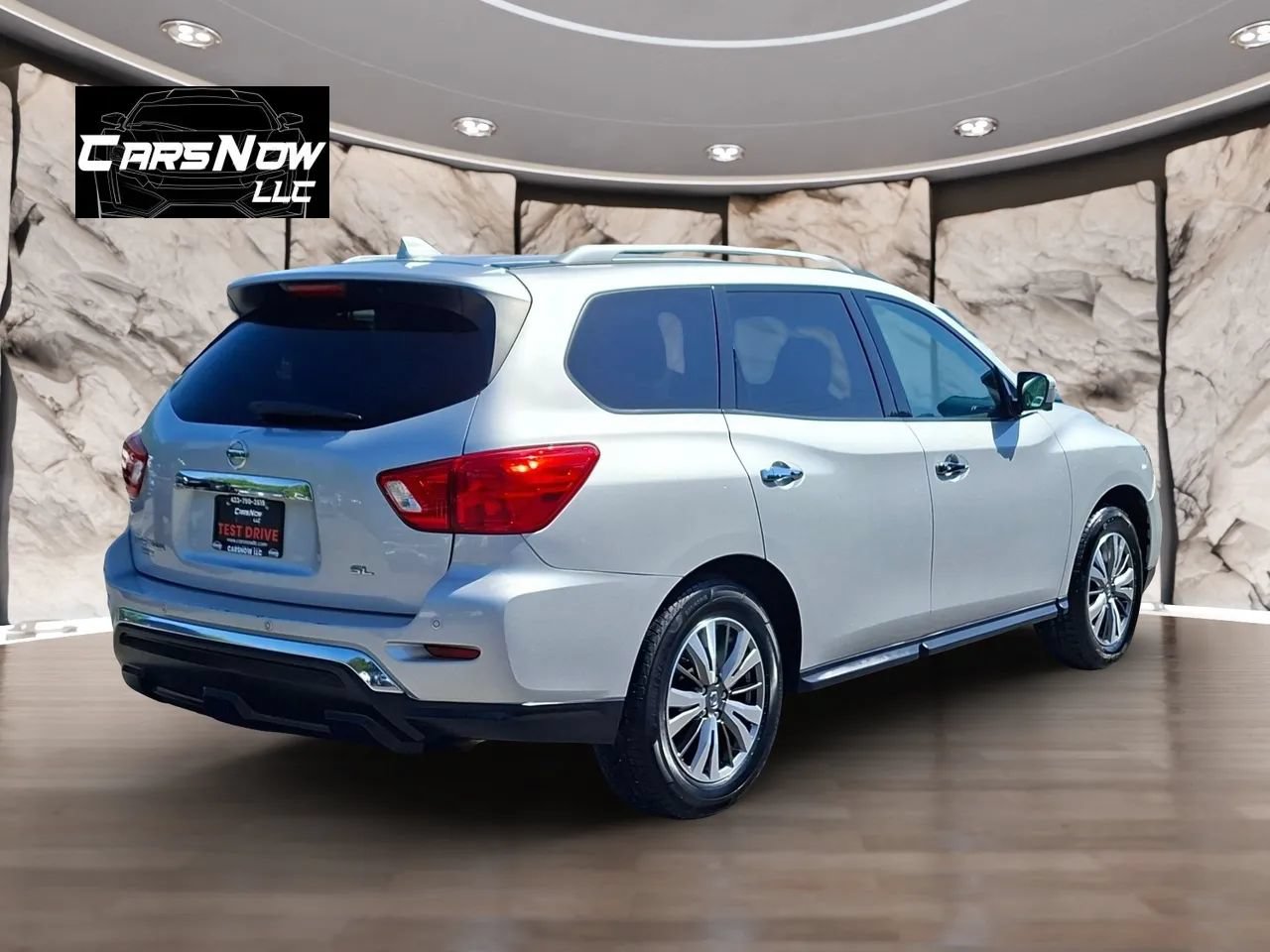 Used 2019 Nissan Pathfinder SL FWD image 6