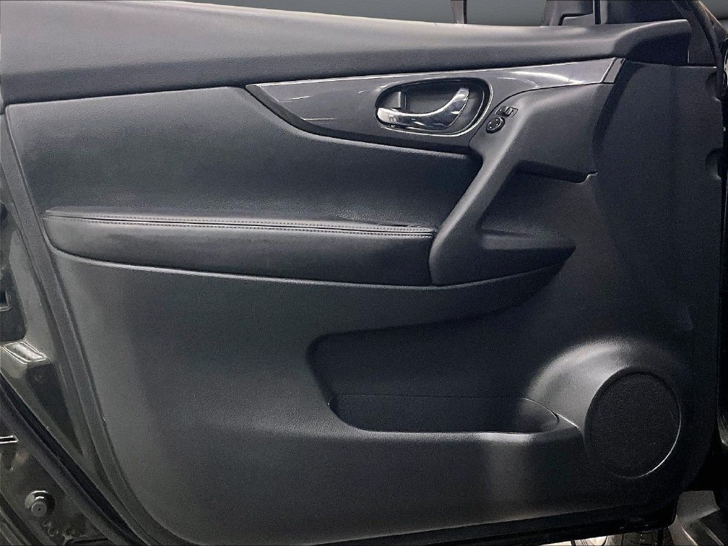 Used 2020 Nissan Rogue SV AWD/4WD image 19