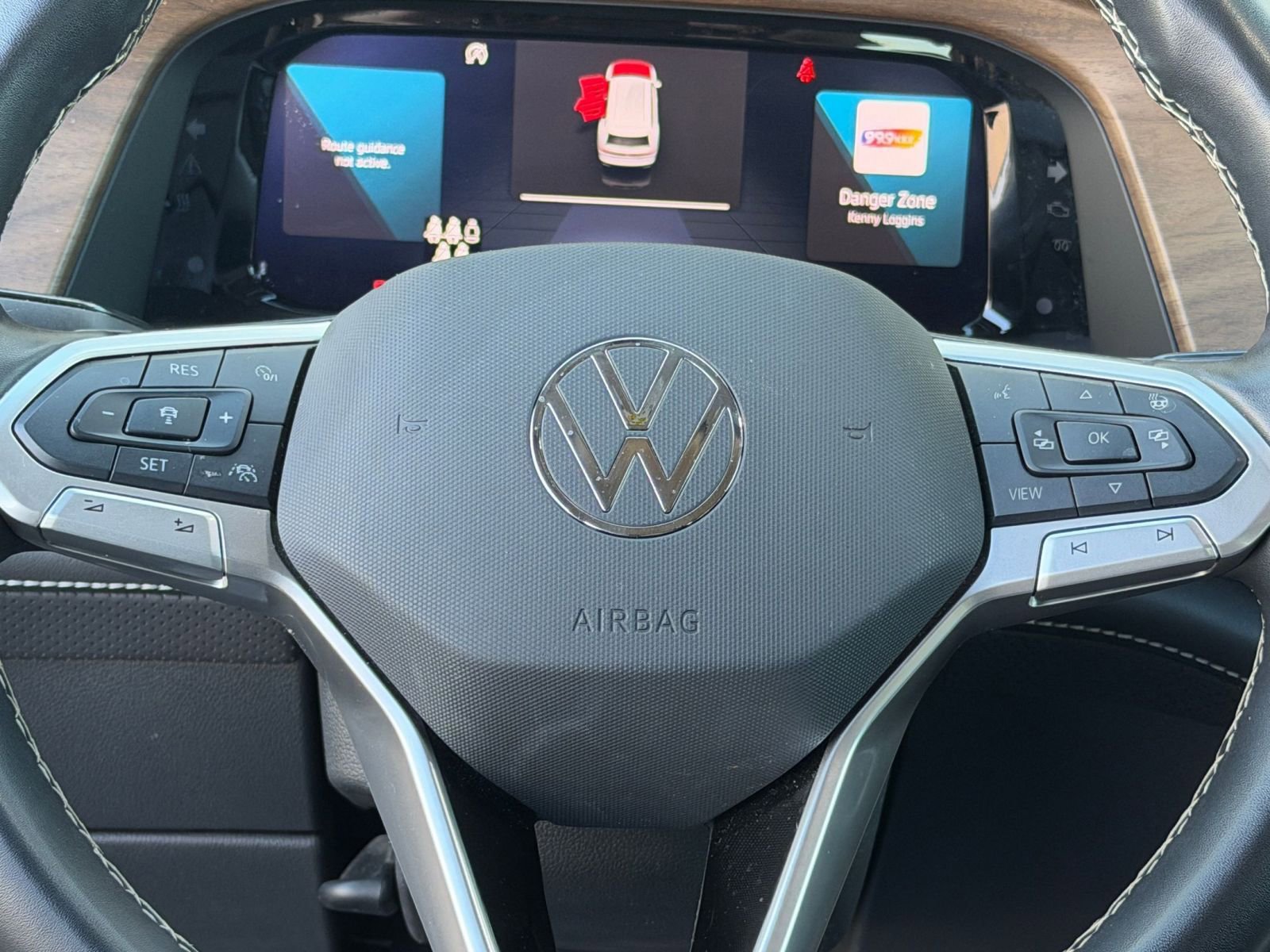 Used 2025 Volkswagen Atlas SE AWD/4WD image 30