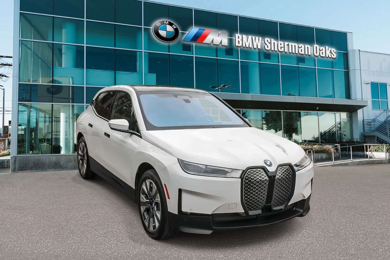 Certified 2023 BMW iX xDrive50 w/ Convenience Package AWD/4WD image 3