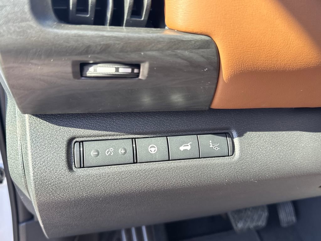 New 2026 Nissan Pathfinder Platinum image 34