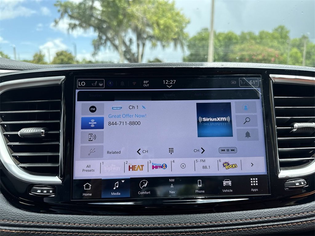 New 2025 Chrysler Pacifica Pinnacle image 24