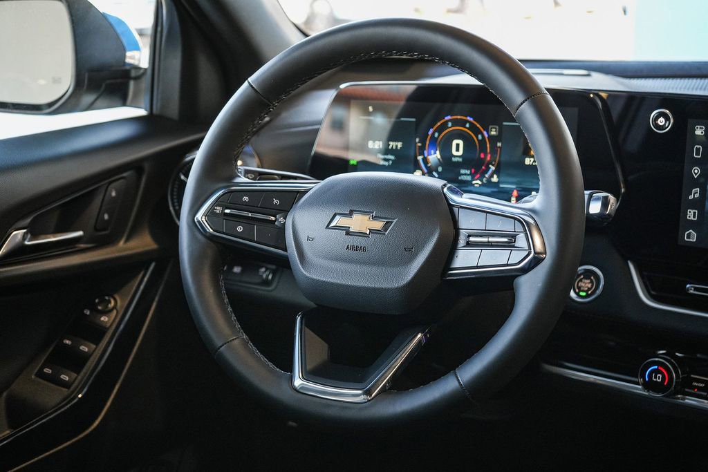 New 2026 Chevrolet Equinox LT w/ Convenience Package II FWD image 13