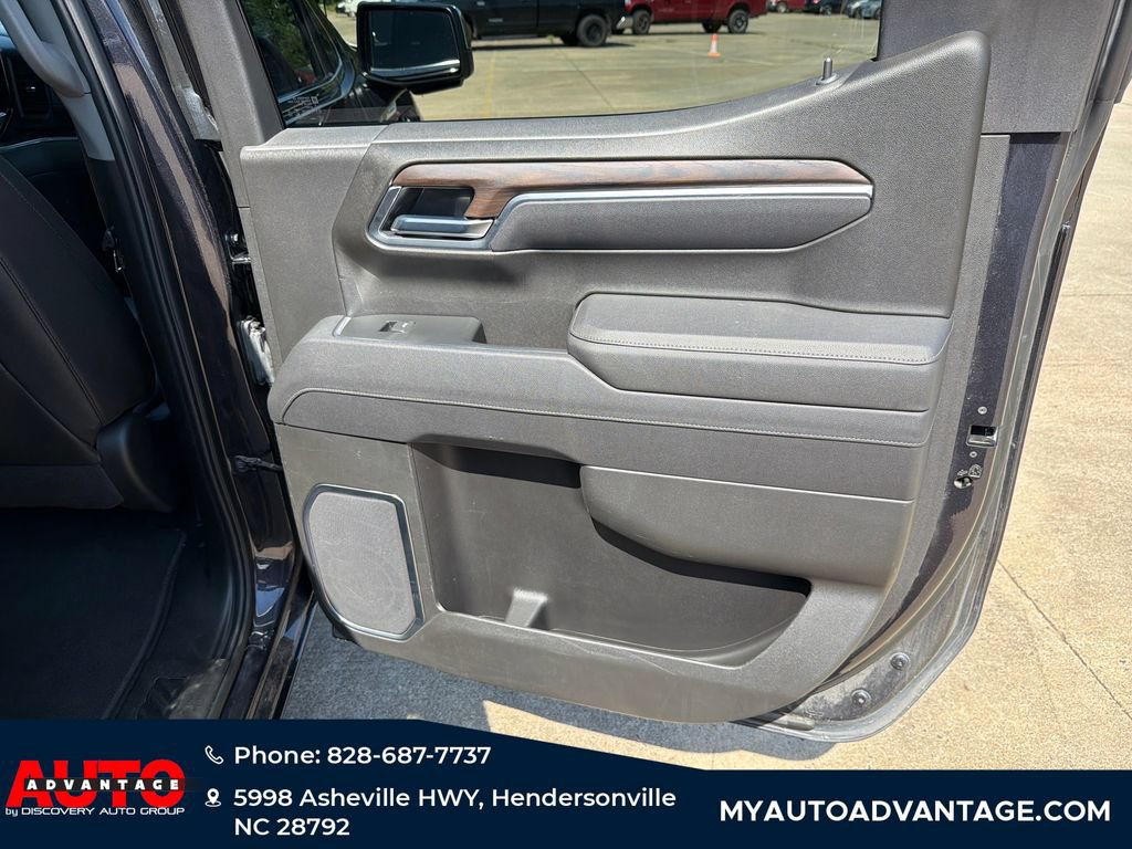 Used 2025 GMC Sierra 1500 SLT AWD/4WD image 31