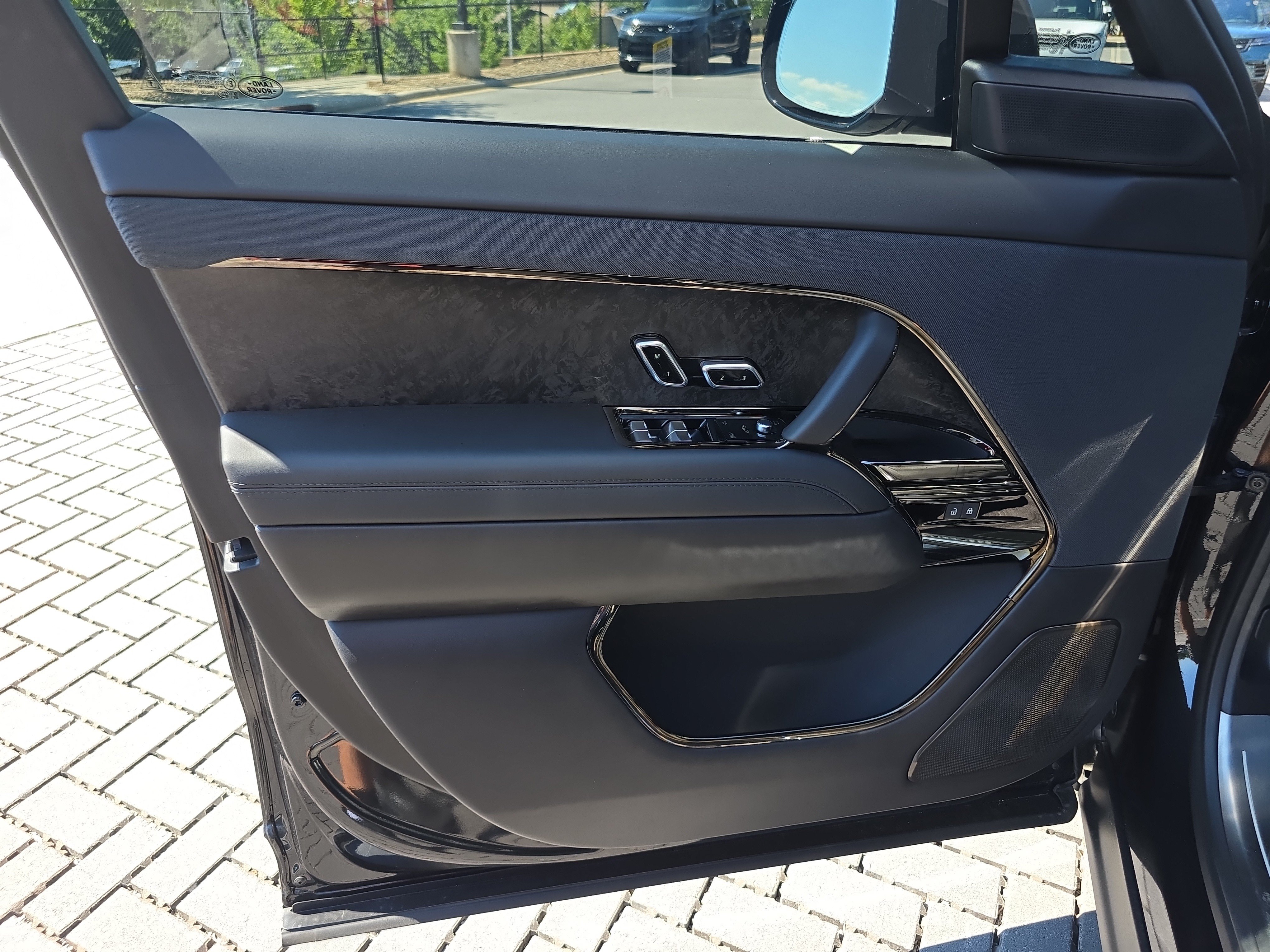 Certified 2026 Land Rover Range Rover Sport SV AWD/4WD image 17