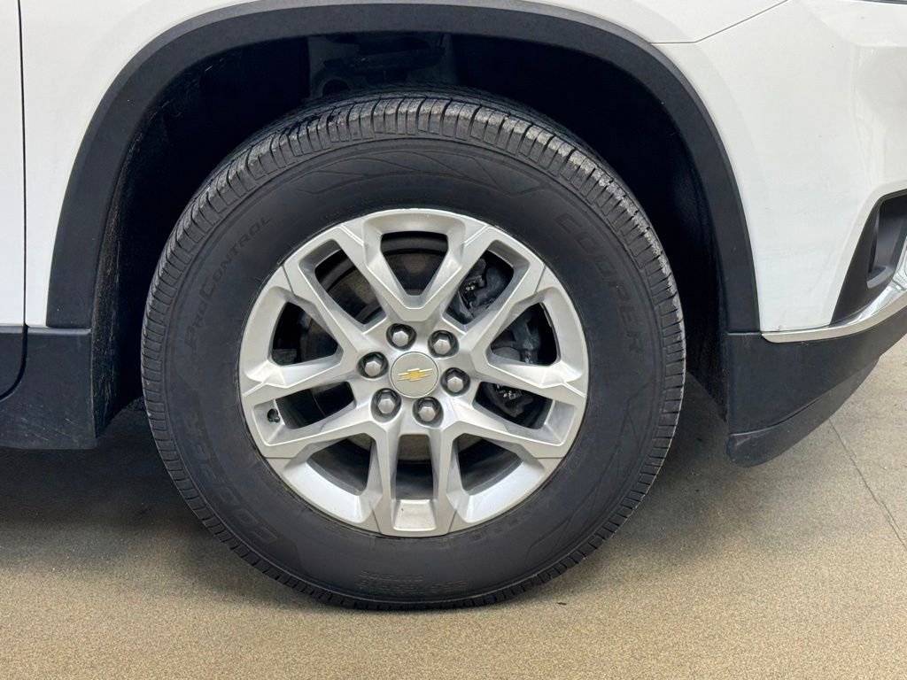 Used 2021 Chevrolet Traverse LT FWD image 4