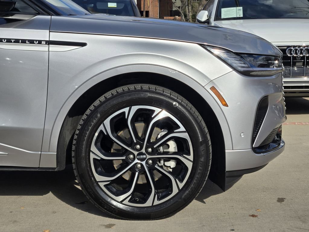 Used 2024 Lincoln Nautilus Reserve w/ Equipment Group 202A image 11