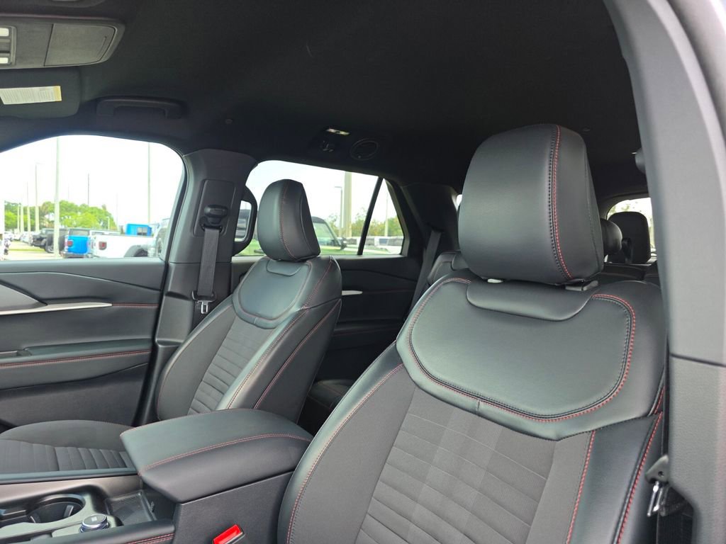 Used 2025 Ford Explorer ST-Line RWD image 27
